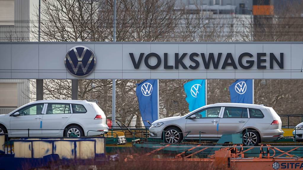 Volkswagen will in der Coronavirus-Pandemie ohne staatliche Finanzhilfen auskommen. «Aus heutiger Sicht schliesse ich das aus», sagte Finanzchef Frank Witter der «Börsen-Zeitung».