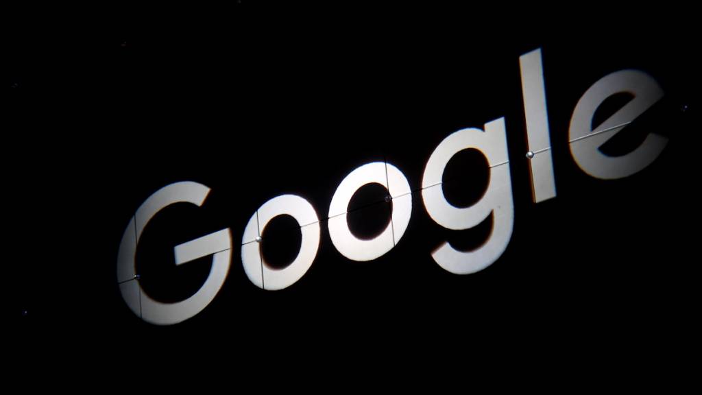 Die EU-Kommission hat gegen Google eine Untersuchung eingeleitet. Der US-Internetriese soll seine Künstliche Intelligenz rechtswidrig mit Online-Inhalten Dritter gefüttert haben.(Symbolbild)