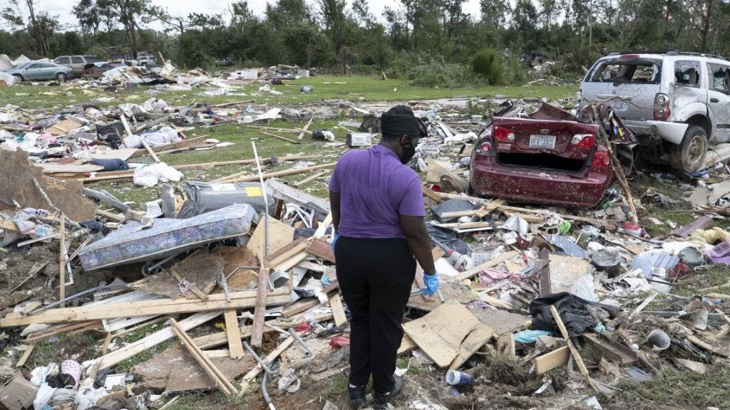 Ein zerstörtes Haus nach einem Tornado im US-Bundesstaat North Carolina. Gewitter in den USA haben im ersten Halbjahr versicherte Schäden von über 21 Milliarden Dollar angerichtet.
