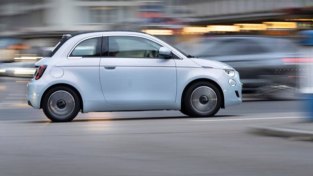 Die Kantonspolizei St. Gallen nahm einen Fiat 500 aus dem Verkehr. (Archivbild