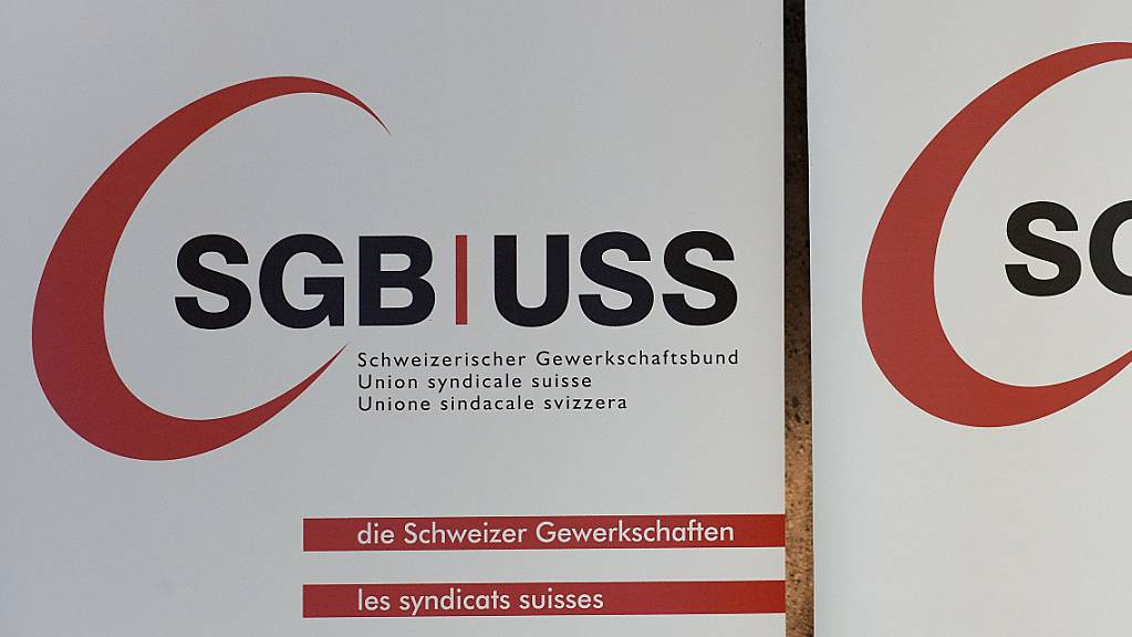Der Schweizerische Gewerkschaftsbund (SGB) fordert Lohnerhöhungen von bis zu 100 Franken pro Monat oder bis zu zwei Prozent in jenen Branchen, wo es wirtschaftlich möglich ist. (Archiv)