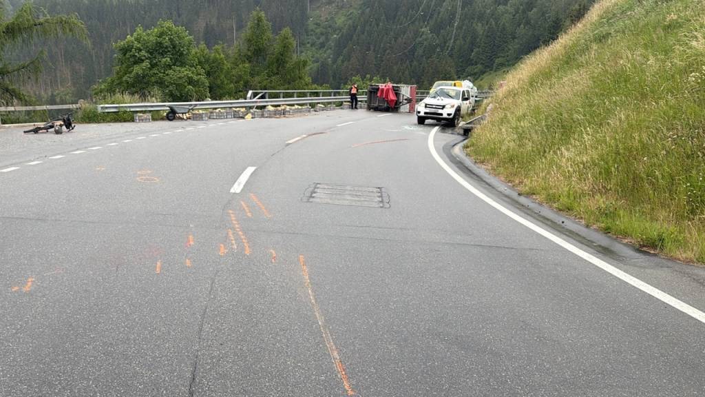 Ein Unfall in Disentis/Mustér forderte drei Verletzte.