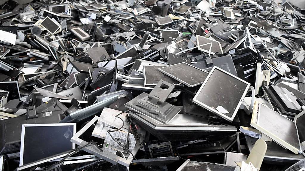 Wer ein elektronisches Gerät kauft und daran Mängel feststellt, soll nach dem Willen des Nationalrates bessere Rechte bekommen. (Themenbild)