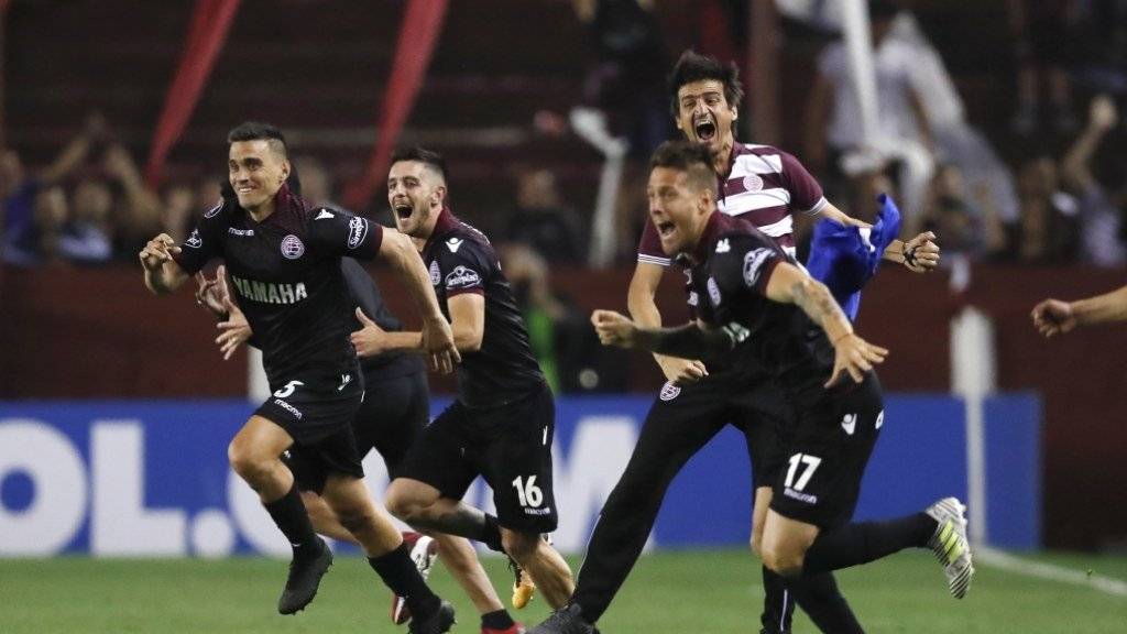 Die Spieler von Lanus feiern den Final-Einzug in der Copa Libertadores