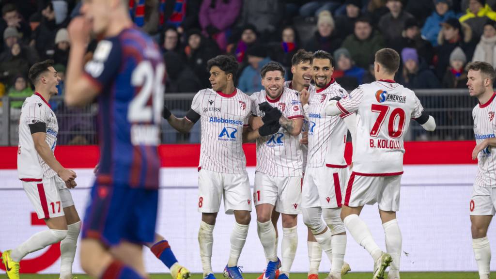 Sion jubelt über das 1:1 von Liam Chipperfield