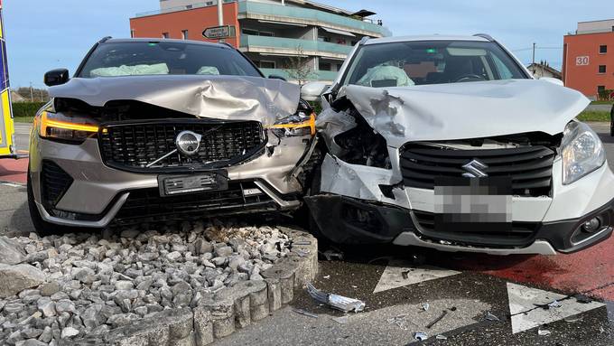 Autos in Zuchwil zusammengeprallt – zwei Personen verletzt