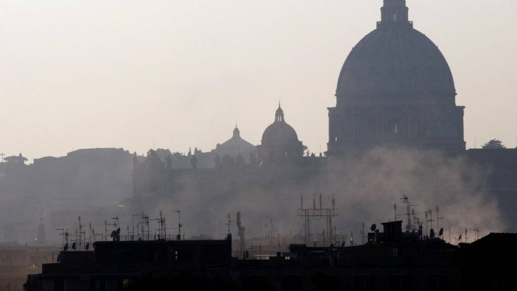 Trockenes Winterwetter und wenig Wind sorgen in Rom und anderen italienischen Städten für schlechte Luft. Die Behörden reagieren mit Fahrverboten. (Archivbild)