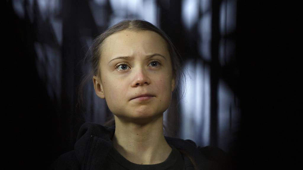 Klimaaktivistin Greta Thunberg davon aus, dass sie sich mit dem Coronavirus angesteckt hat.