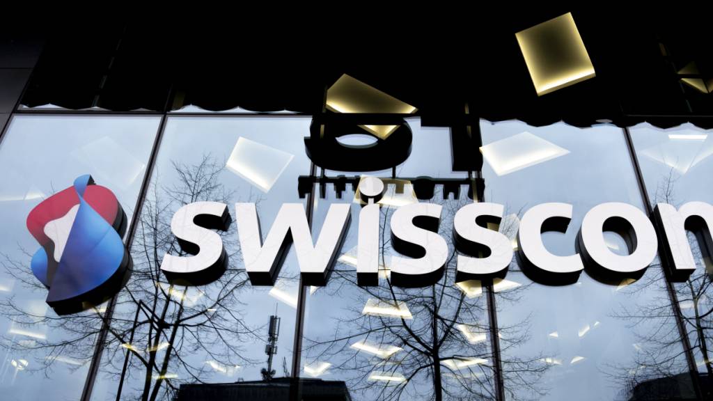 Rund 9500 Swisscom-Angestellte erhalten ab April einen höheren Lohn. (Archivbild)