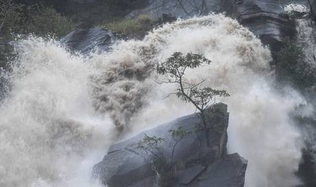 Sintflutartige Regenfälle im Tessin: Eindrückliches Bild ...