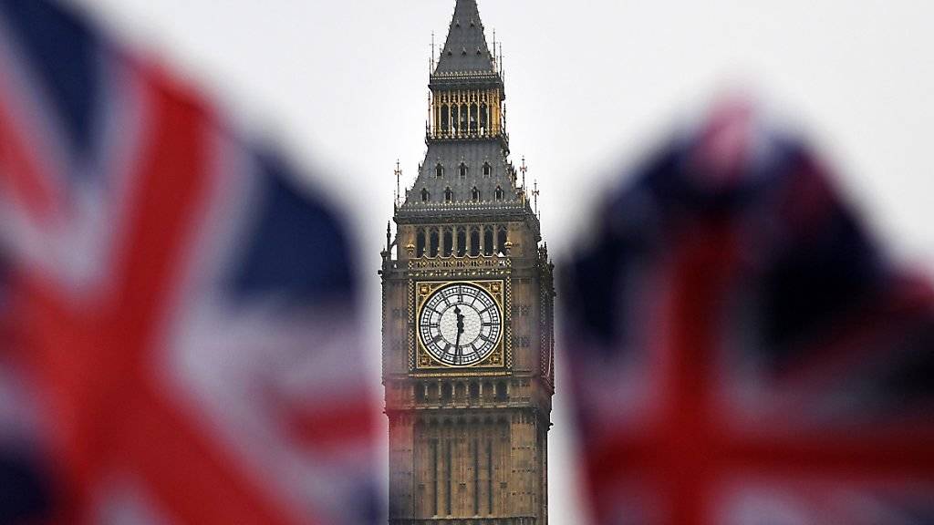 Der Uhrturm Big Ben nahe dem britischen Parlament in London (Symbolbild)