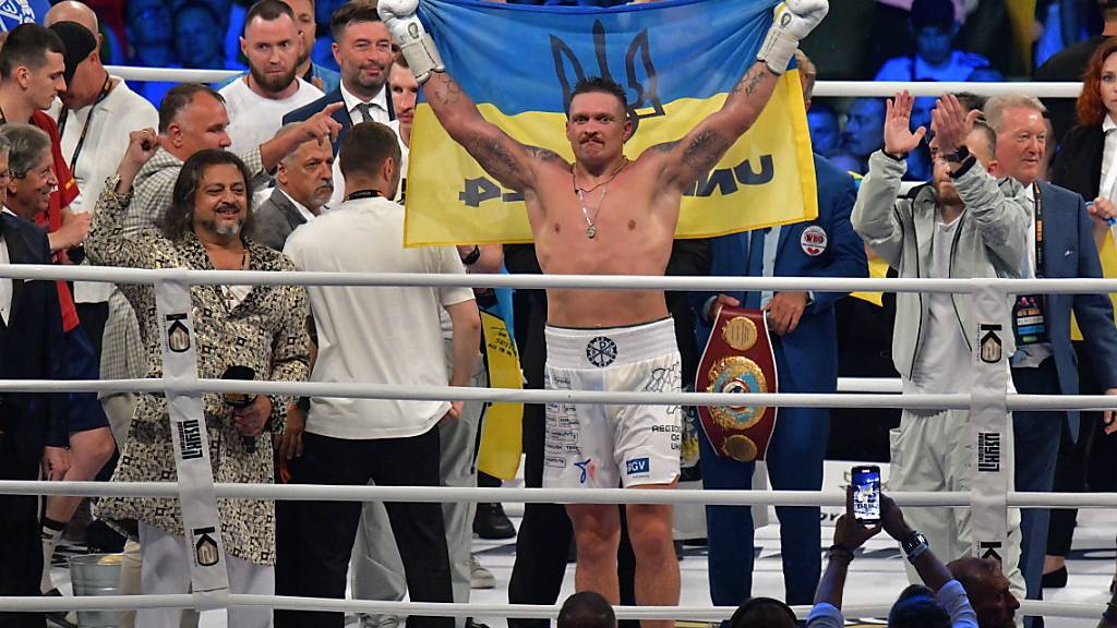 Oleksander Usyk gewinnt in der neunten Runde