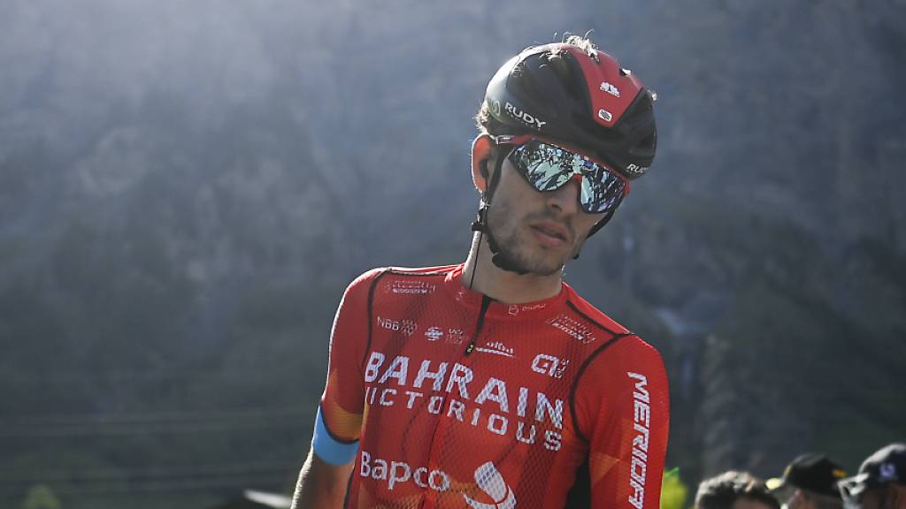 Gino Mäder spendet für jeden Fahrer, den er auf einer Vuelta-Etappe hinter sich lassen konnte, einen Euro zugunsten eines gemeinnützigen Zwecks.