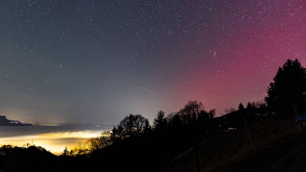 Polarlichter am Schweizer Nachthimmel