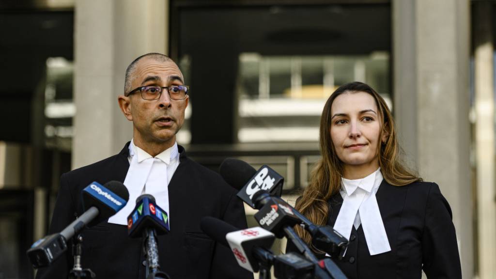 Staatsanwalt Neville Golwalla und die stellvertretende Staatsanwältin Ana Serban sprechen zu Reportern, nachdem Nygard für schuldig befunden wurde. Der frühere Modeunternehmer Peter Nygard (82) ist von einer Jury im kanadischen Toronto des sexuellen Missbrauchs in mehreren Fällen schuldig gesprochen worden. Foto: Christopher Katsarov/The Canadian Press/AP/dpa - ACHTUNG: Nur zur redaktionellen Verwendung im Zusammenhang mit der aktuellen Berichterstattung und nur mit vollständiger Nennung des vorstehenden Credits