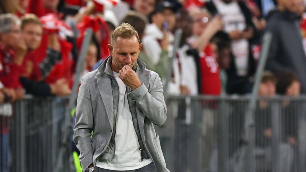 Ein nachdenklicher Union-Trainer Mauro Lustrinelli in der Münchner Allianz Arena
