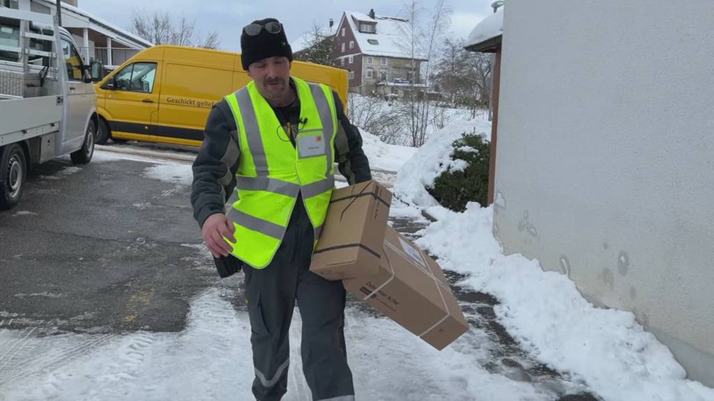 Christkind in Gelb: Unterwegs mit der Post im Appenzellerland
