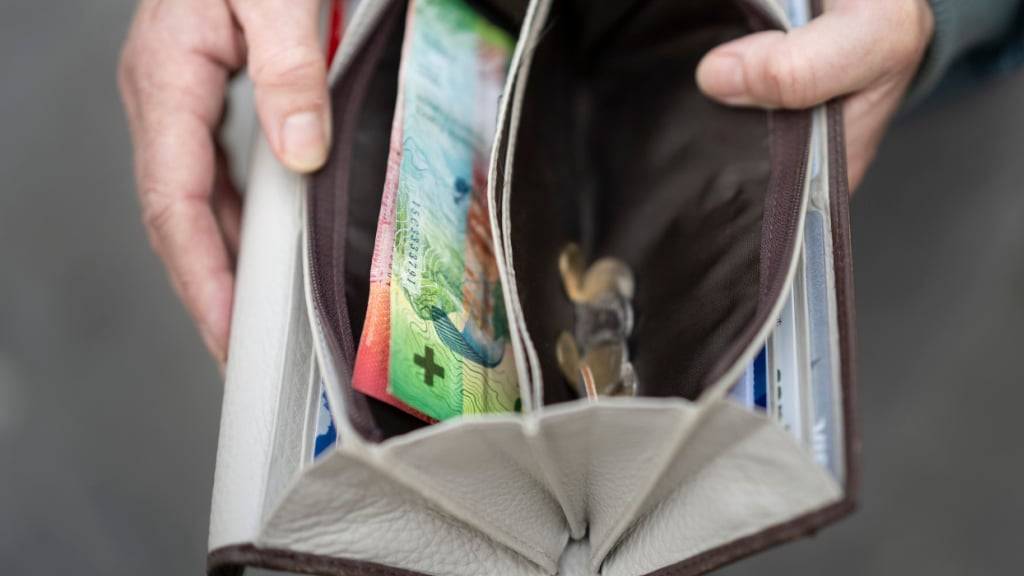 Das Loch in der Schwyzer Staatskasse dürfte kleiner ausfallen als budgetiert. (Symbolbild)