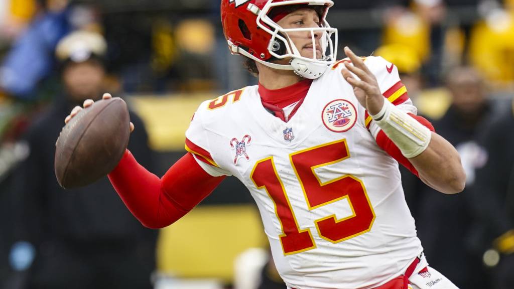 Patrick Mahomes glänzt an Weihnachten mit drei Touchdown-Pässen und 320 Yards Raumgewinn