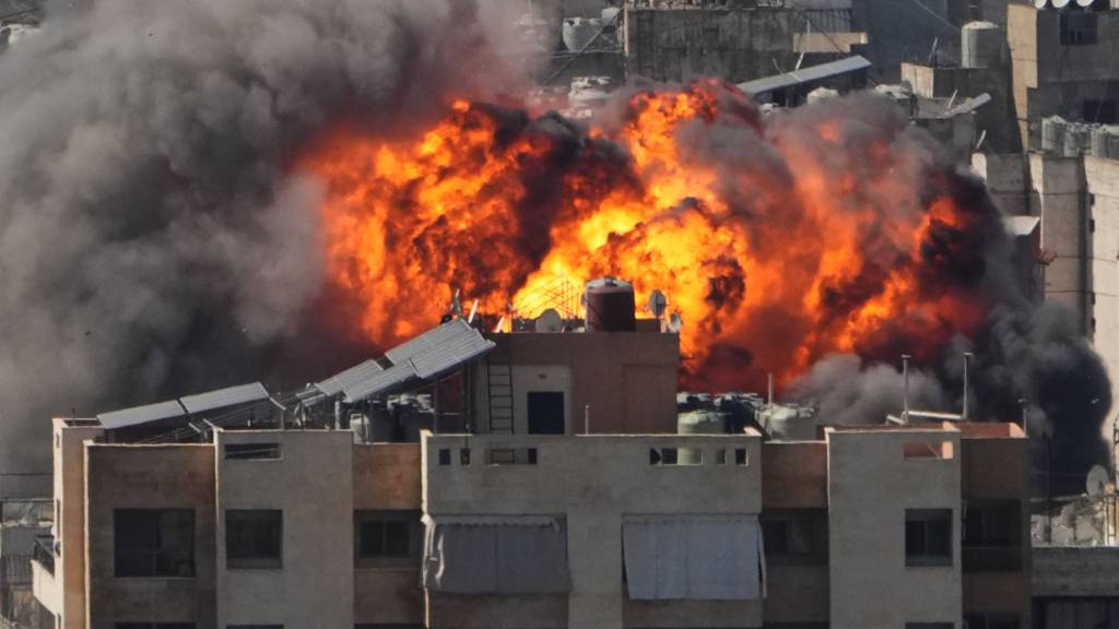 Libanon meldet fast 500 Tote durch israelische Angriffe