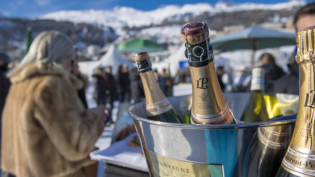 Da knallen die Champagnerkorken: die Schweizer bleiben beim Vermögen an der Spitze (Symbolbild).