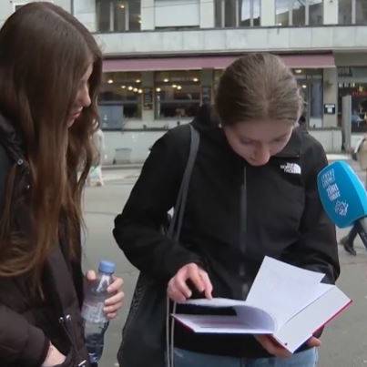 Zürcherinnen und Zürcher stecken ihre Nasen in fremde Löhne