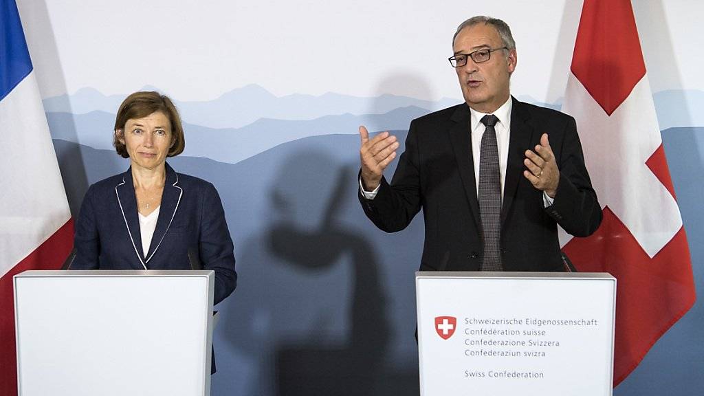 Bundesrat Guy Parmelin und die französische Verteidigungsministerin Florence Parly betonten vor den Medien in Bern, wie gut die bilaterale militärische Zusammenarbeit funktioniert.