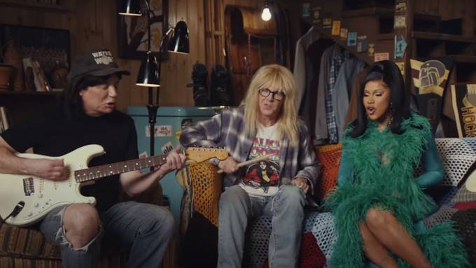 Dolly Parton, Wayne's World und Corona: Das bringt die Super Bowl-Werbung