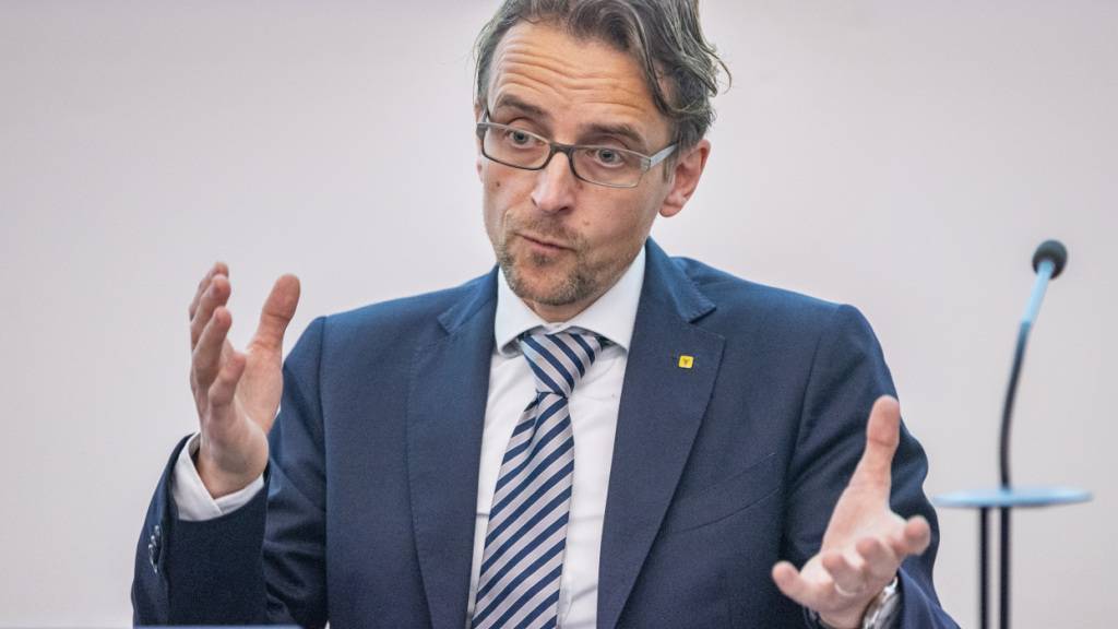 Der Urner Finanzdirektor Urs Janett (FDP) machte sich im Landrat für das Massnahmenpaket stark. (Archivaufnahme)
