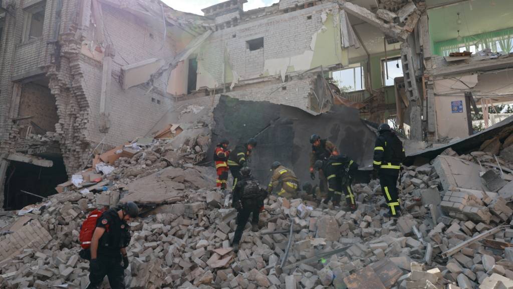 Tote nach russischen Gleitbomben auf ukrainische Städte