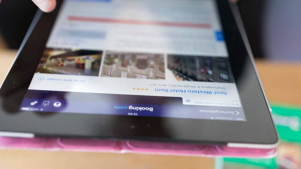 Gemäss dem Preisüberwacher verlangt Booking.com um knapp einen Viertel zu hohe Kommissionen in der Schweiz. (Archivbild)