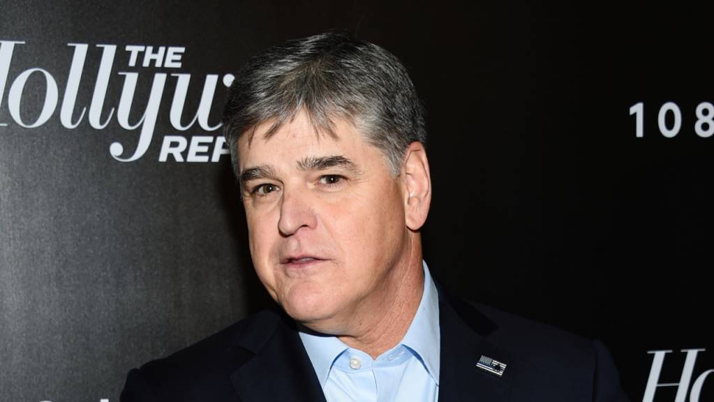 ARCHIV - Sean Hannity, Moderator des TV-Senders Fox News, soll vor einem Untersuchungsausschuss aussagen. Foto: Evan Agostini/Invision/AP/dpa