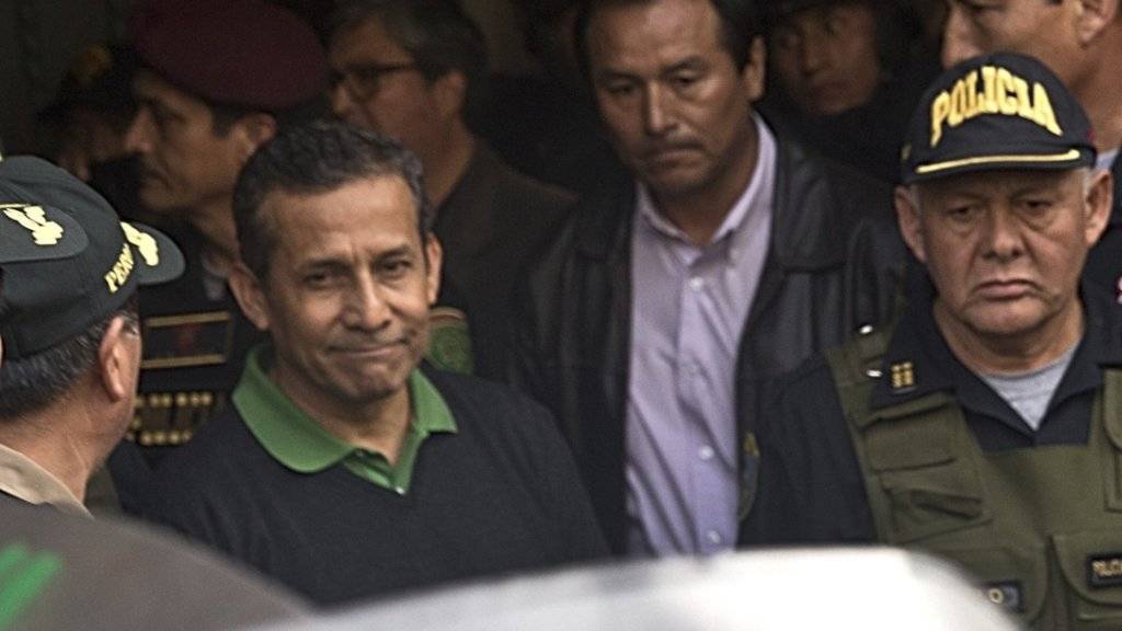 Nach schweren Korruptionsvorwürfen ist Perus Ex-Präsident Ollanta Humala (links) in Untersuchungshaft genommen worden.
