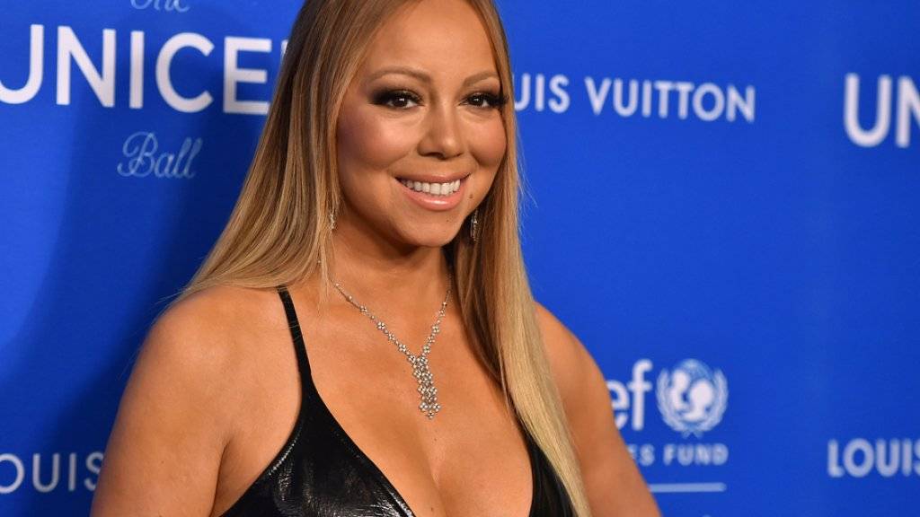 Mariah Carey trägt teuren Schmuck nicht nur am Hals, sondern auch am Finger. Den Ring, den sie öffentlich nicht gerne allen zeigt, besitzt sie erst seit kurzem. (Archiv)
