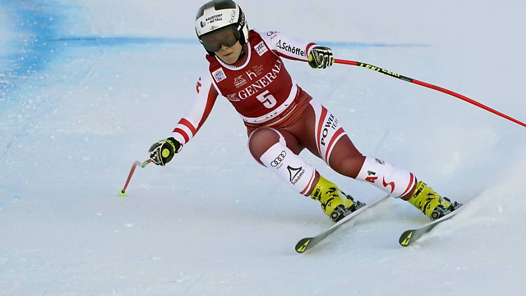 Nicole Schmidhofer im Abschlusstraining am Donnerstag unterwegs auf der Piste Oreiller Killy in Val d'Isère. In der Abfahrt am Freitag stürzte die Österreicherin, wobei sie einen Kreuzbandriss erlitt