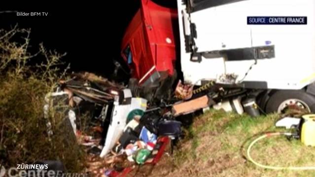 12 Tote bei Autounfall in Frankreich