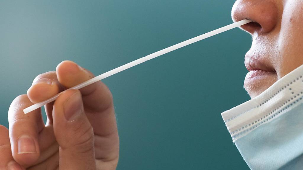 Die Stadt Zürich bietet in einem viermonatigen Pilotprojekt kostenlose Covid-19-Tests. (Symbolbild)