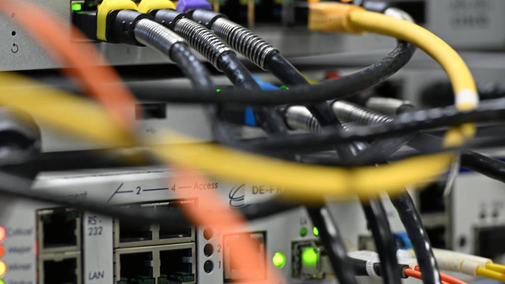Die zunehmende Digitalisierung macht auch KMU anfälliger für Cyberangriffe. Viele Unternehmen unterschätzen die damit verbundenen Risiken noch immer.