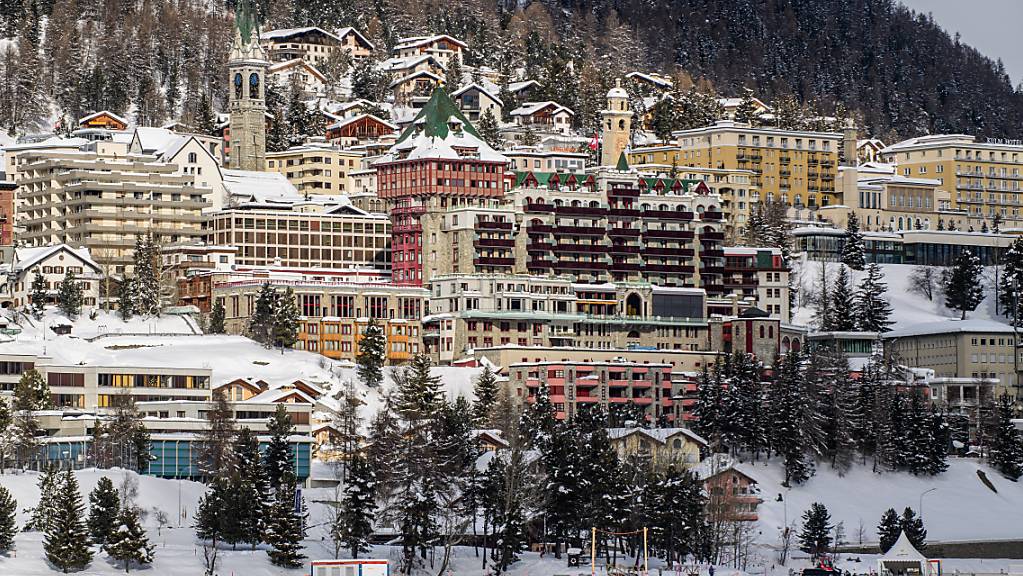Schweizer Hotels waren im November wieder besser ausgelastet: St. Moritz im Engadin (Archivbild).