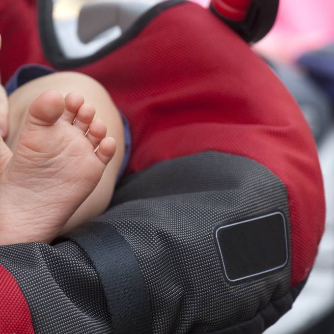 19 Monate altes Kind stirbt im heissen Auto