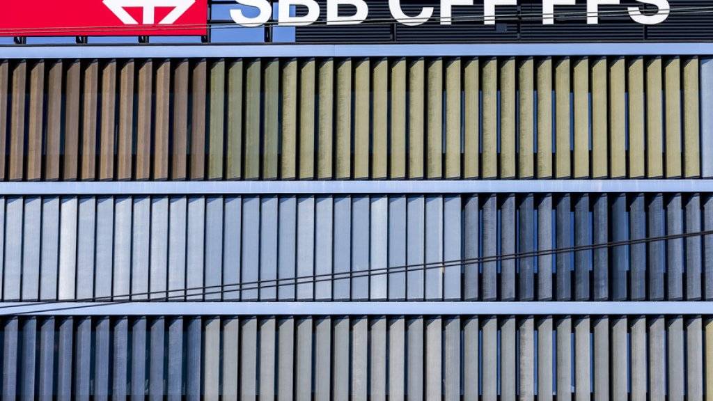 Kundenzufriedenheit und Pünktlichkeit seien trotz hoher Bautätigkeit gestiegen, schreibt die SBB. Im Bild der Hauptsitz des Unternehmens in Bern Wankdorf. (Archiv)