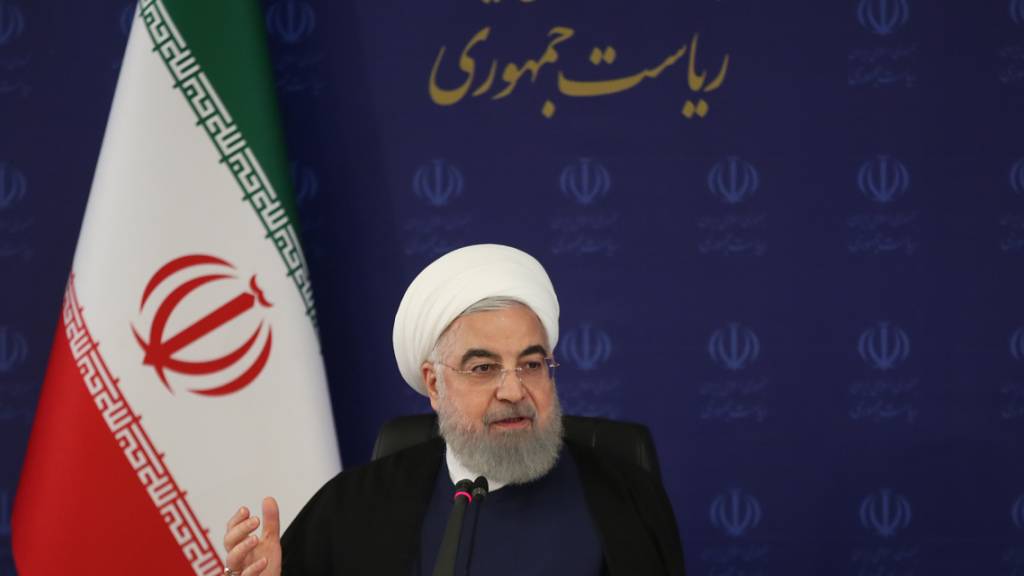 HANDOUT - Hassan Ruhani, Präsident des Iran, äußert sich während einer Sitzung des iranischen Nationalkomitees zur Bekämpfung des Coronavirus. Foto: ---/Iranian Presidency/dpa - ATTENTION: editorial use only and only if the credit mentioned above is referenced in full
