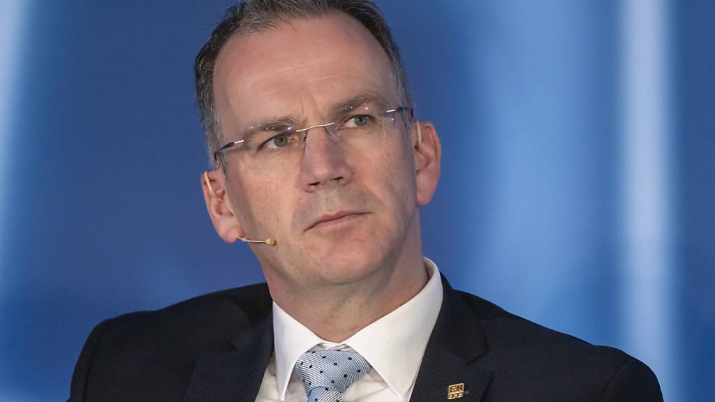 CEO Peter Selders an der diesjährigen Bilanzmedienkonferenz von Endress+Hauser.