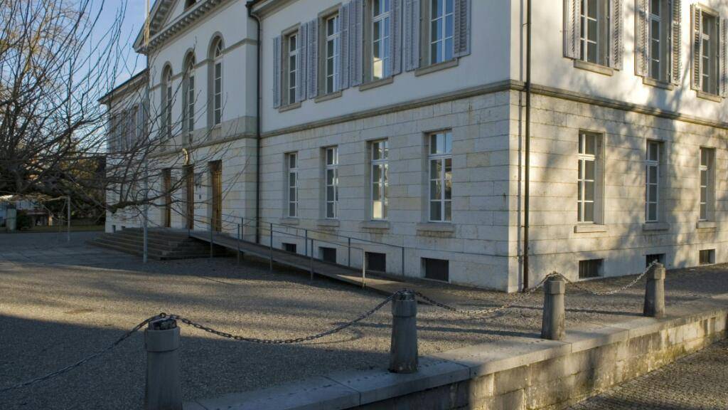Die bürgerliche Mehrheit des Aargauer Grossen Rates will das «Sicherheitsgefühl der Bevölkerung» in der Umgebung von Asylunterkünften erhöhen. Konkrete Vorschläge liegen jedoch nicht auf dem Tisch. (Archivbild)