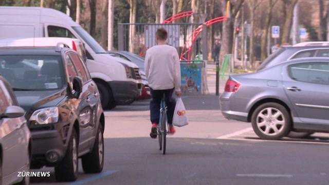 Velofahrer halten sich nicht an Regeln