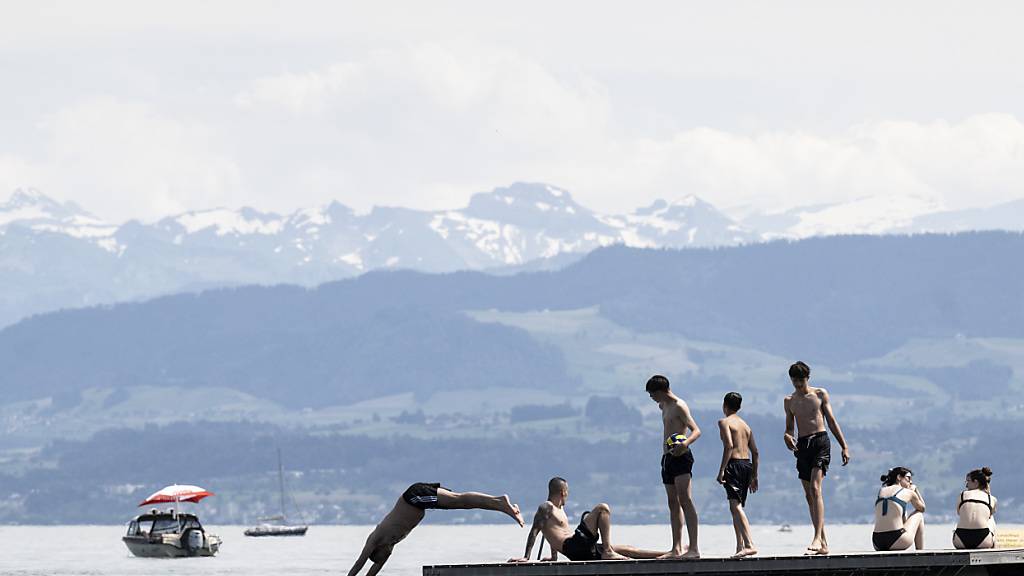 Wetter zeigt sich von der sommerlichen Seite