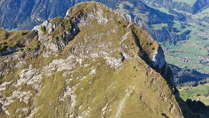 Bergwanderer stürzt beim Abstieg vom Gehrihorn BE in den Tod