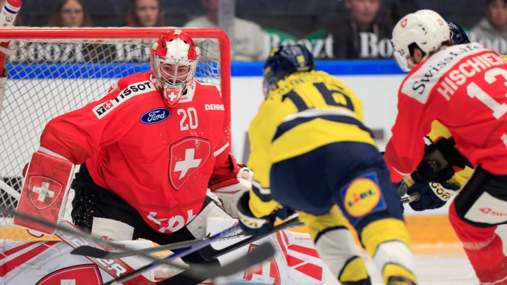 Goalie Reto Berra fühlte sich gegen Schweden sehr gut, auch wenn er sich zweimal bezwingen lassen musste
