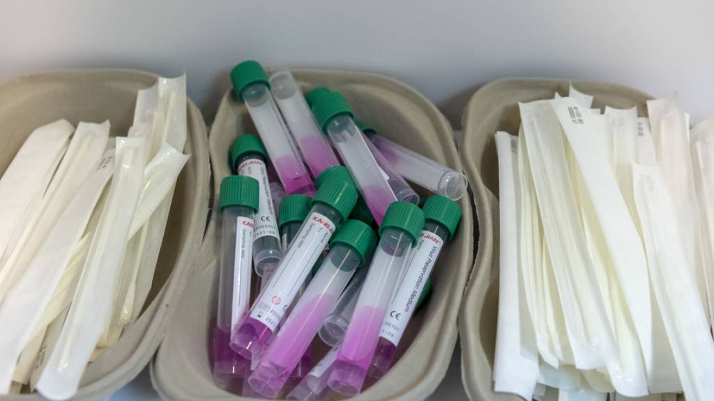 Die Weltgesundheitsorganisation WHO und die US-Gesundheitsbehörden beobachten derzeit aufmerksam eine neue Variante des
Coronavirus. (Symbolbild)
