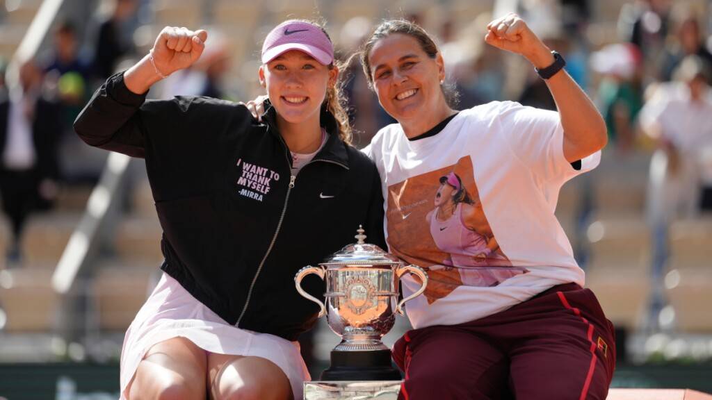 Ein perfektes Duo: French-Open-Siegerin Mirra Andrejewa (li.) mit ihrem Coach Conchita Martinez